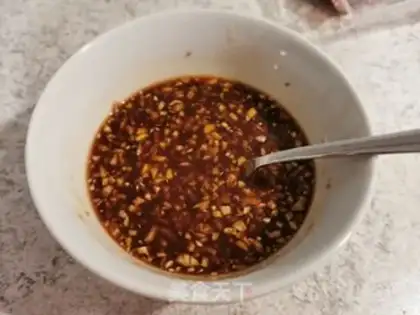 Make Fry the ridges of the pig with the sauce step 1