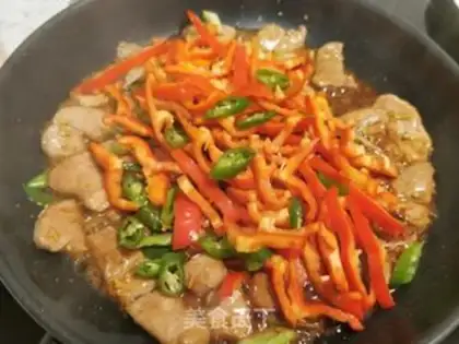 Make Fry the ridges of the pig with the sauce step 5
