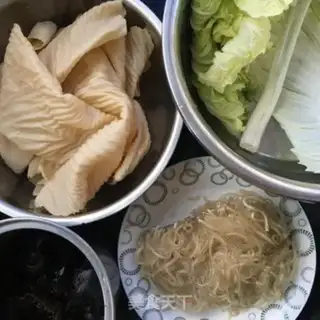 Make Spicy protein and cabbage step 0