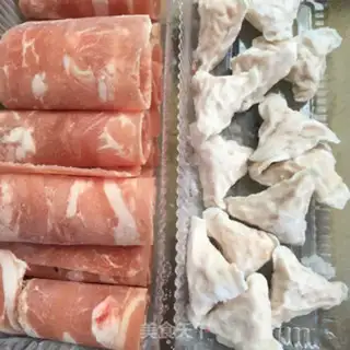 Make Spicy protein and cabbage step 1