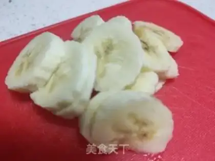 Make Banana dragon milkshake step 1