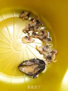 Make The abalone clams and the ketchup soup step 0