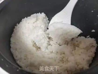 Make Scorch egg fried rice step 1