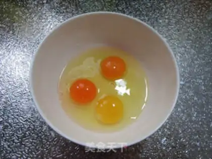 Make Pineapple meth fried eggs step 1