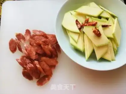 Make Sailor fried sausage step 1