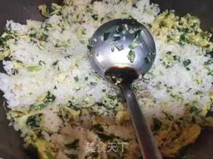 Make Scorch egg fried rice step 5