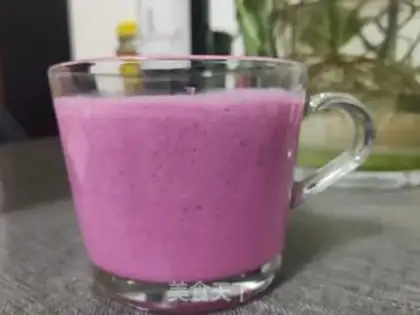 Make Banana dragon milkshake step 6
