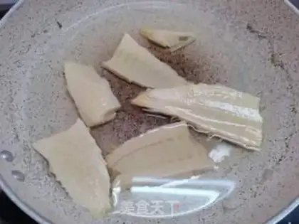 Make Three casseroles and a fragrance step 1