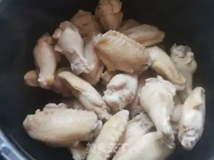 Make Fung wings for mushrooms step 1