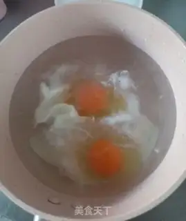 Make Black sugar, egg soup step 1