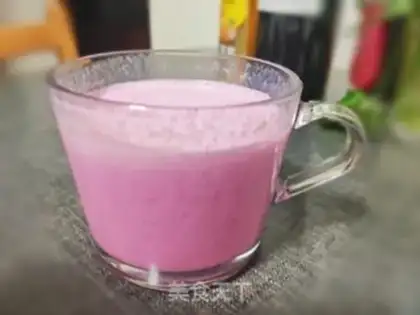 Make Banana dragon milkshake step 7