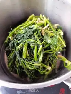Make Pork garlic in the snow step 1