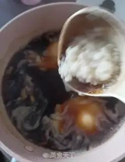 Make Black sugar, egg soup step 4