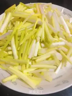 Make Garlic fried eggs step 0