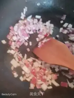 Make Onion radish egg fried rice step 3