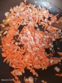 Make Onion radish egg fried rice step 4
