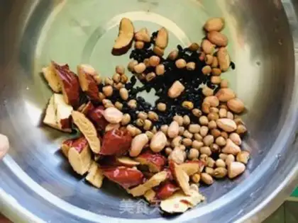 Make Porridge of the millet step 1