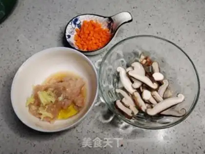 Make Chicken mushroom congee step 1