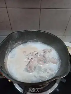 Make Madonna stews pig