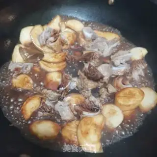 Make The apricot mushrooms burn the chrysanthemum bones step 6