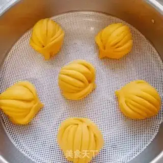 Make Pumpkin rolls step 16