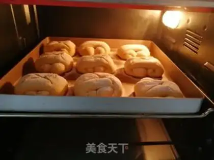 Make Pumpkin rolls step 12