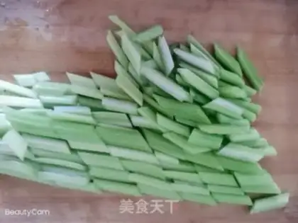 Make Celery chicken step 0