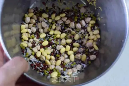 Make The salty beef porridge step 1