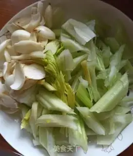 Make Celery makes lilies step 1
