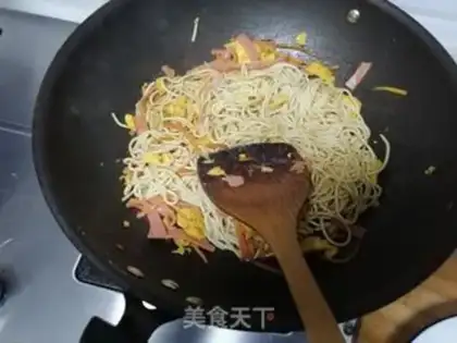 Make Three fresh noodles step 7