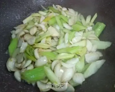 Make Celery makes lilies step 4