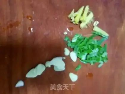 Make Potato-dry fried meat step 3
