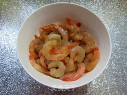 Make Celery fried phoenix shrimp step 4