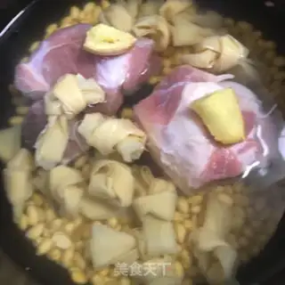 Make "Bones of the soybeans." step 3