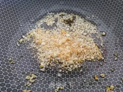 Make Garlic mushrooms, fat cow step 3