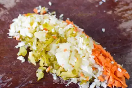 Make Sour cucumber meatloaf step 1