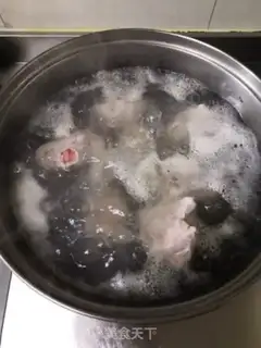 Make Red burning pig hoof step 1