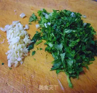 Make Peanut rice with chicken legs step 2