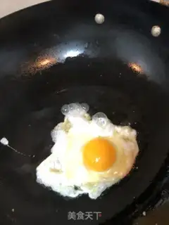 Make Soy sauce and egg soup step 0