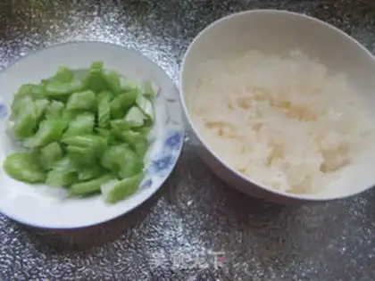 Make Silver ears mixed with prunes step 0
