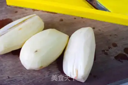Make Lotus pork dumplings step 2