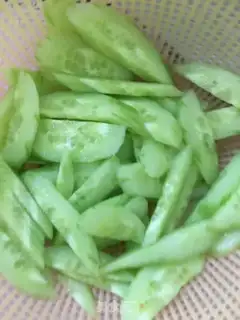 Make cucumber chops step 2