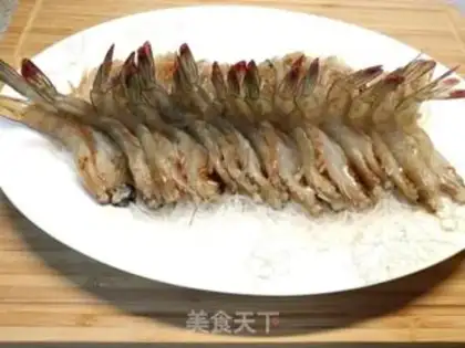 Make Garlic fans steam shrimp step 3