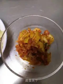 Make Hot cabbage pastry soup step 1