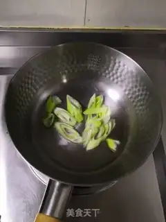 Make Hot cabbage pastry soup step 2
