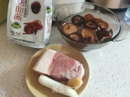 Make Meat clot mushroom sauce step 0