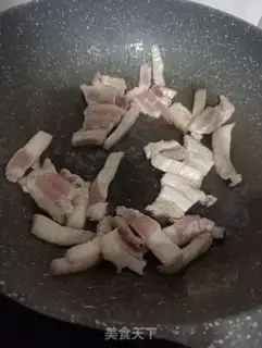Make The green peppers are dry and fried step 3