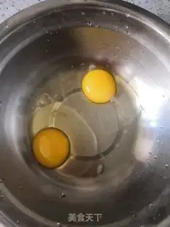 Make Eggs and dates step 0