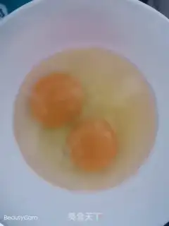Make Scrambled eggs step 1