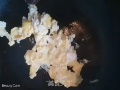 Make Scrambled eggs step 2